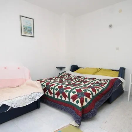 With A Parking Space - 8938