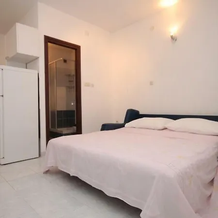 With A Parking Space - 8938 *